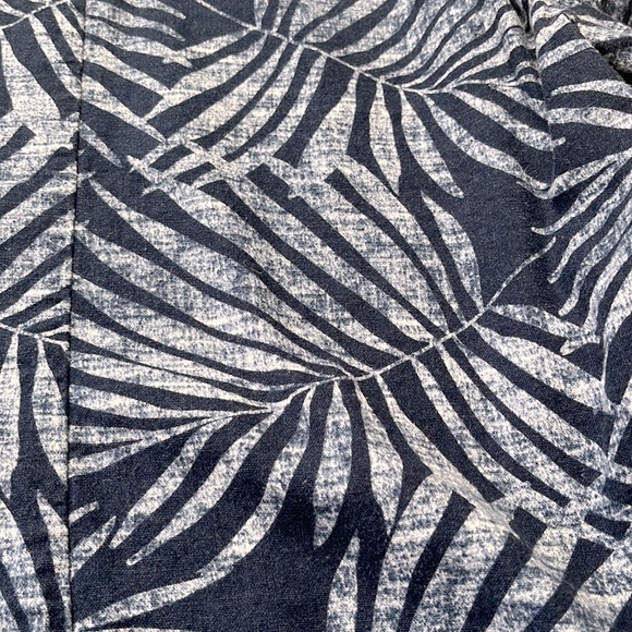 Old Navy Women’s Graphic Blazer - Like new! - Picture 4 of 5